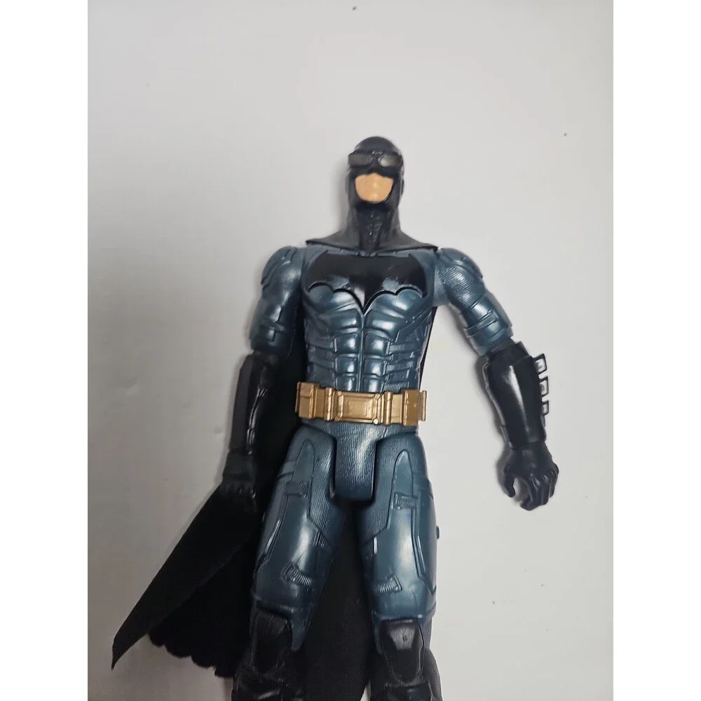 DC Comics 2017 Justice League Batman Armor 12